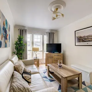 https://guestready-charming-flat-with-free-parking.edinburghhotelsuk.org